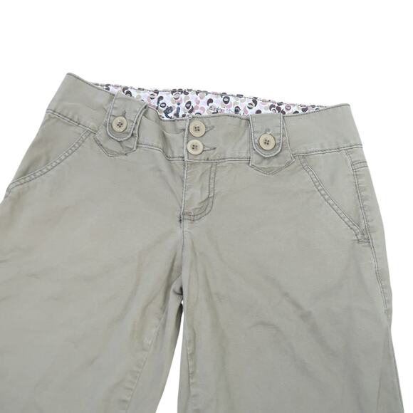 Vintage Y2K L.E.I. khaki brown low rise bermuda shorts 7 - Picture 2 of 6